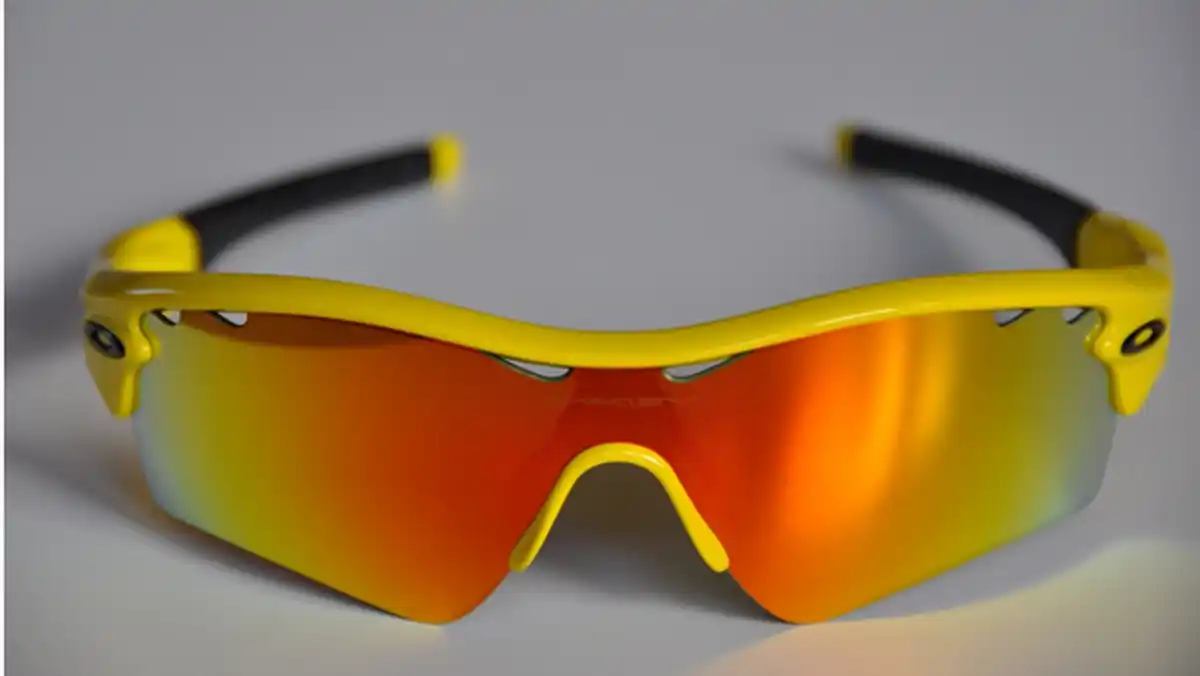 ¿Cuál es el mejor equipamiento para un runner? Las gafas no pueden faltar
